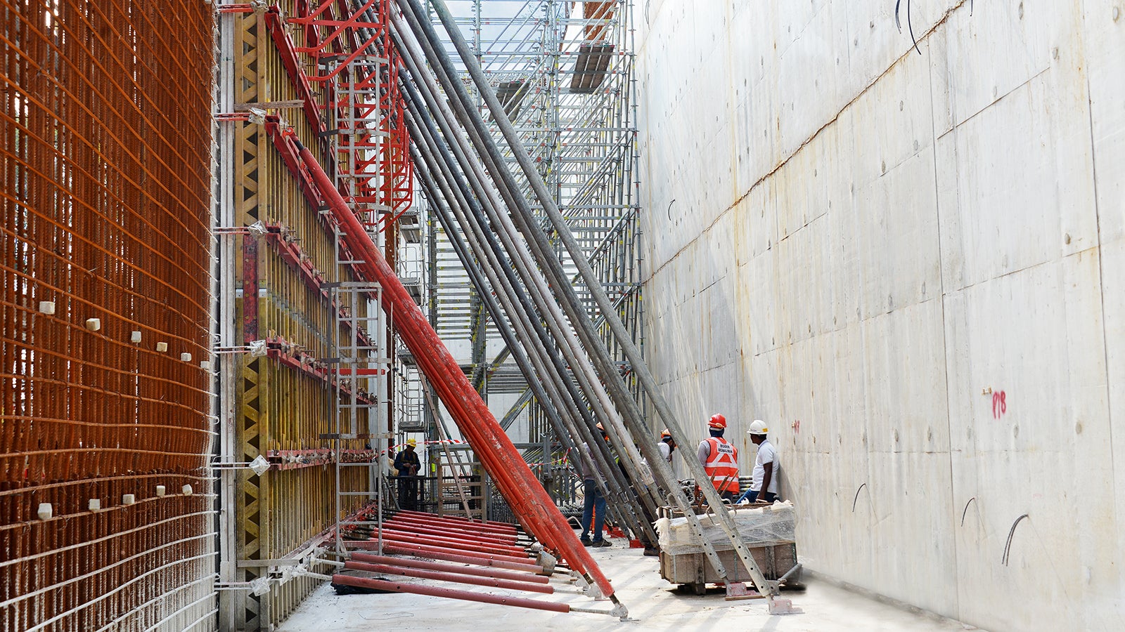 VARIO GT 24 Girder Wall Formwork can be adapted to suit all geometries and requirements.