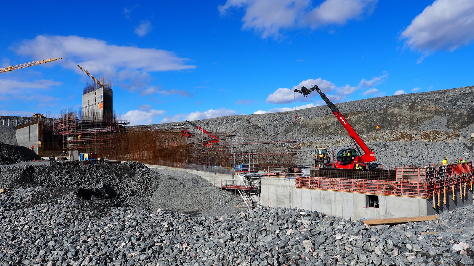 Kostnadseffektiva och säkra system samt lösningar för arbete med stora betongkonstruktioner.