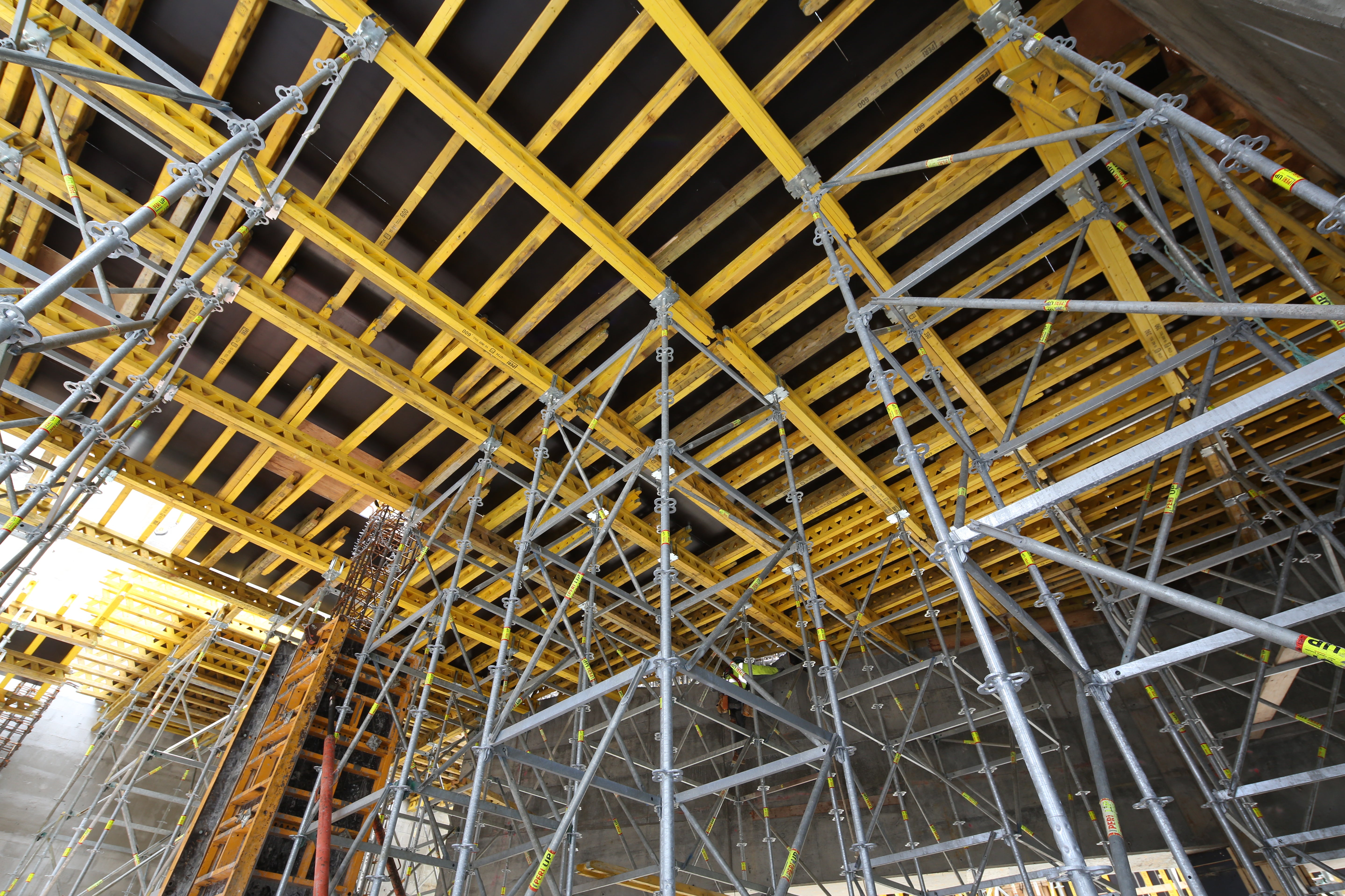 PERI UP Shoring creates large open bays of usable space for a safer, faster operation than traditional high load scaffolding.