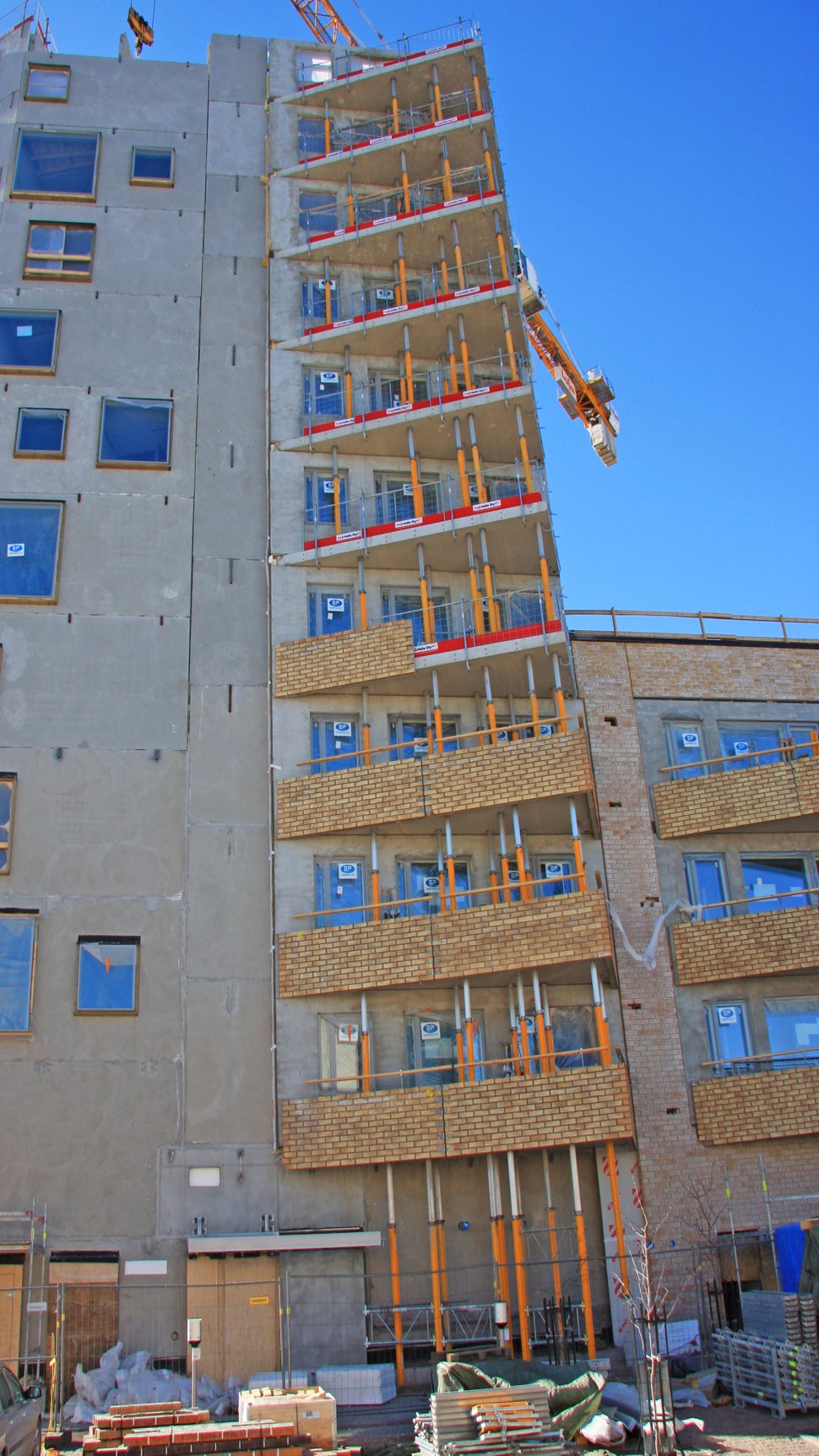 MULTIPROP-holvituet ovat omiaan parveketuennoissa.