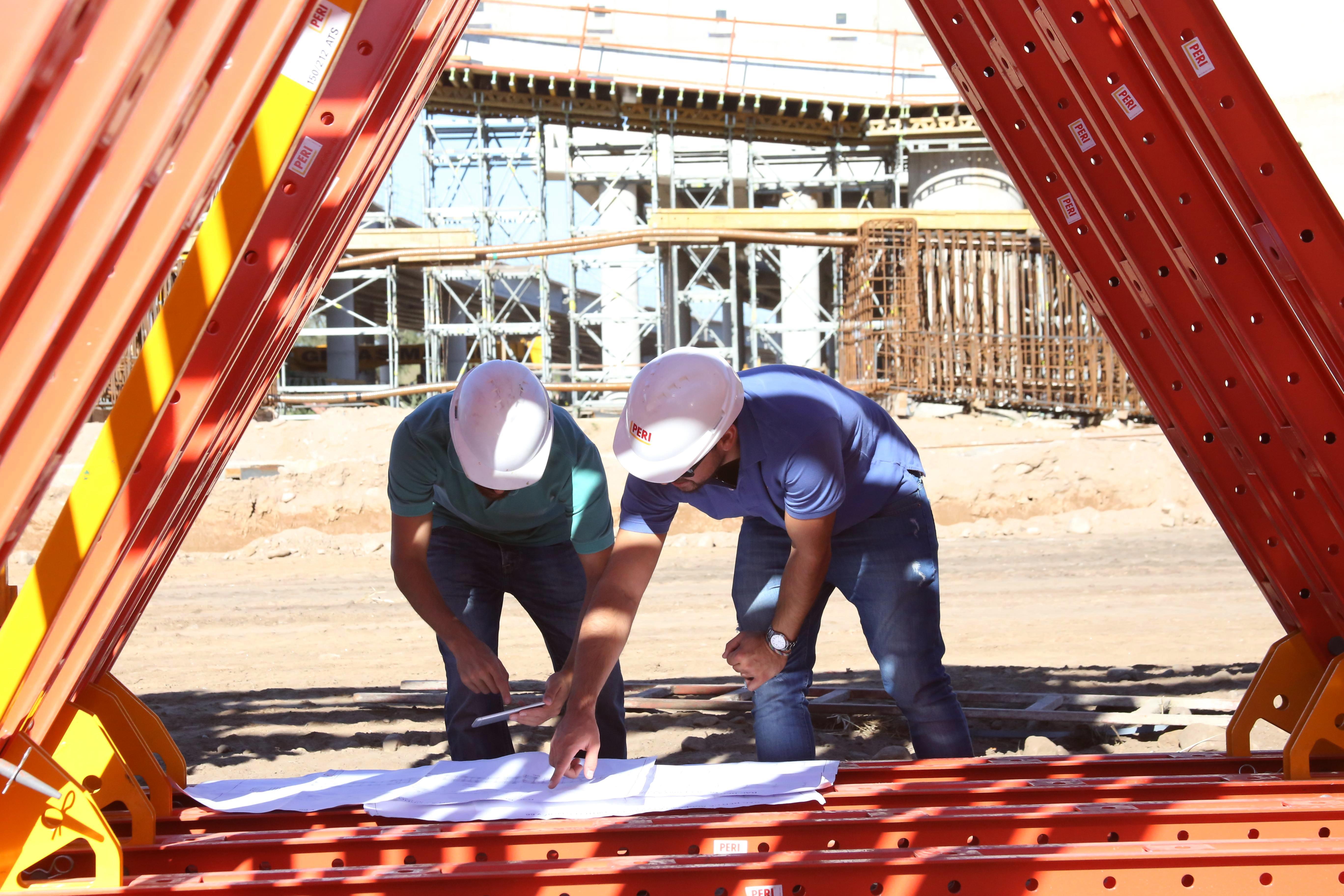 Trabajo en equipo junto a nuestros clientes para alcanzar los objetivos definidos