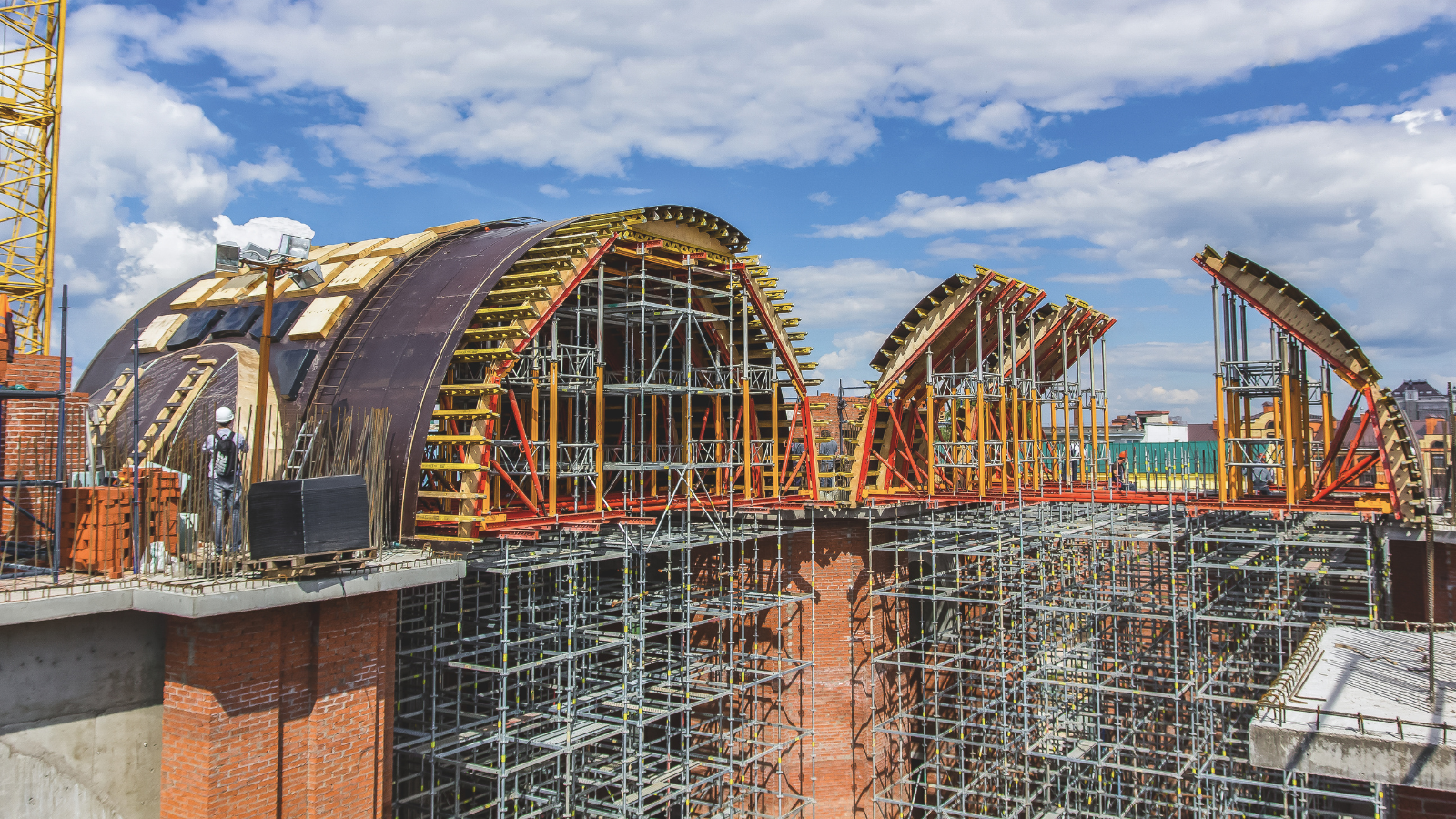 Forskaling for komplekse geometrier – slik planlegger du krevende betongkonstruksjoner