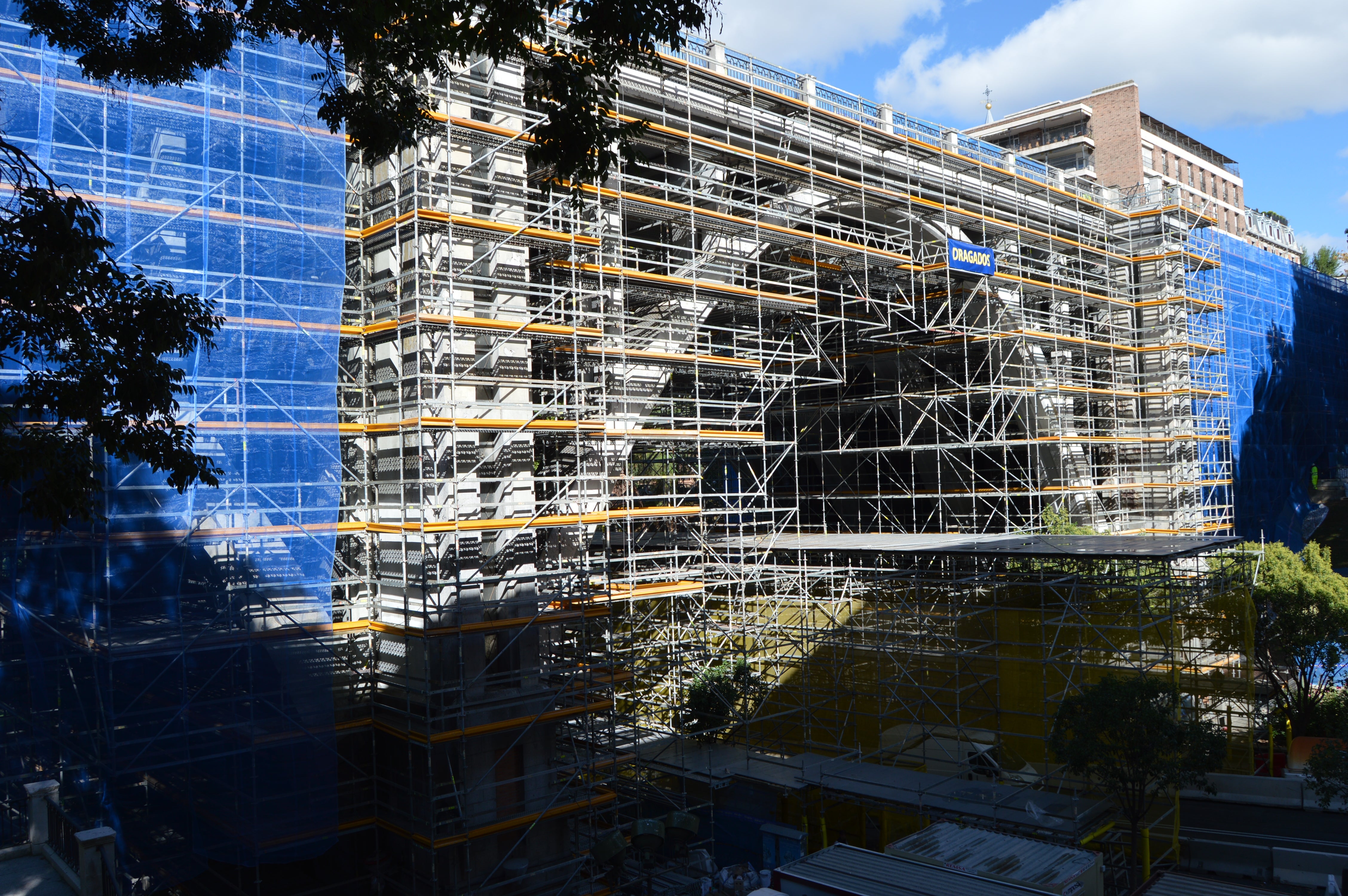 Viaducto calle Bailén, Madrid - Para la rehabilitación del viaducto, uno de los iconos de la ciudad de Madrid, se levantó un andamio modular tipo PERI UP Rosett.<br/>
