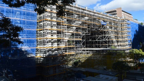 Viaducto calle Bailén, Madrid - Para la rehabilitación del viaducto, uno de los iconos de la ciudad de Madrid, se levantó un andamio modular tipo PERI UP Rosett.<br/>