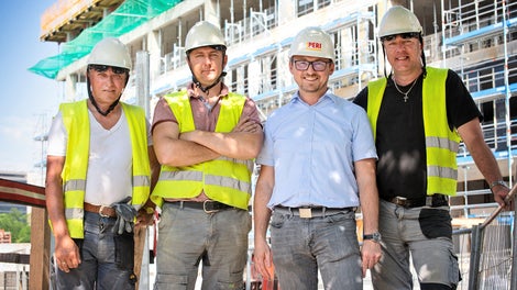 JRW Budownictwo sp. z o.o. - kierownictwo firmy oraz przedstawiciel PERI Polska. Nasi klienci odkrywają, że dzięki nowym lub sprawdzonym rozwiązaniom technicznym PERI oszczędzają czas i pieniądze, co w rezultacie przekłada się na sukces każdego kontraktu.