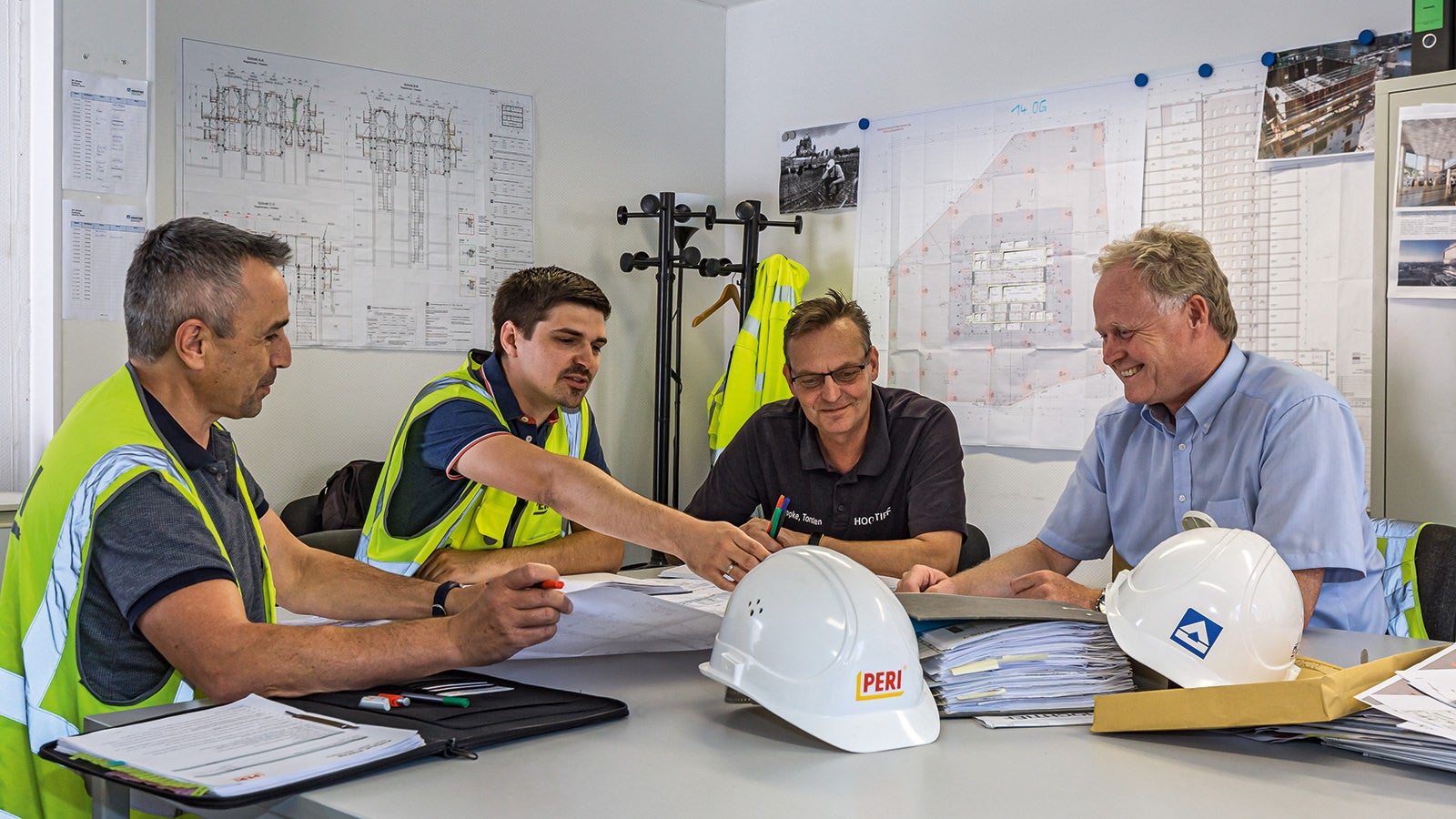 Beim Berliner Hochhausprojekt unterstützte ein kompetenter PERI Projektleiter zusammen mit dem PERI Fachberater die Hochtief Bauleitung bei der Realisierung des anspruchsvollen Hochhausprojekts.