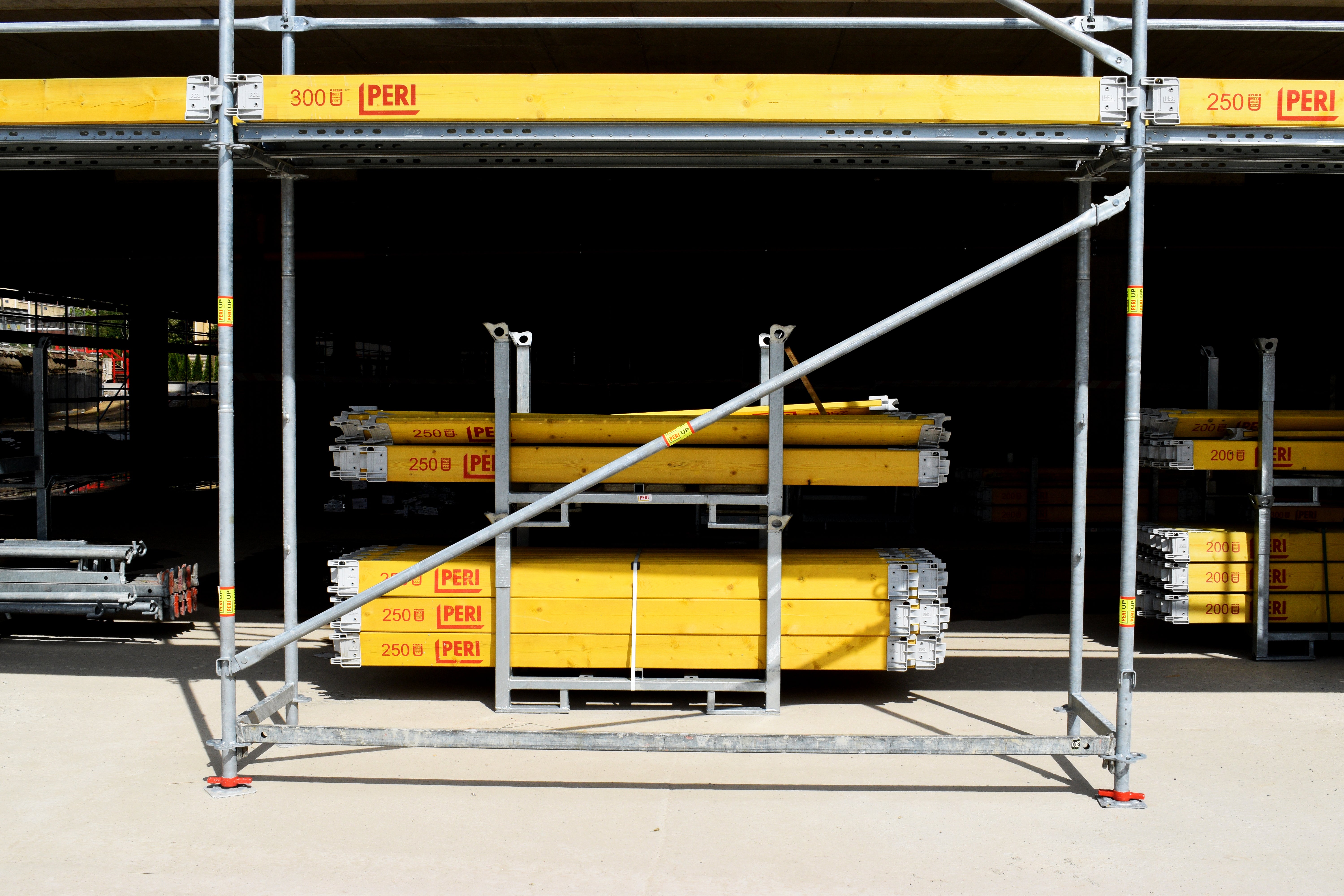 Фасадно скеле от система PERI UP Easy