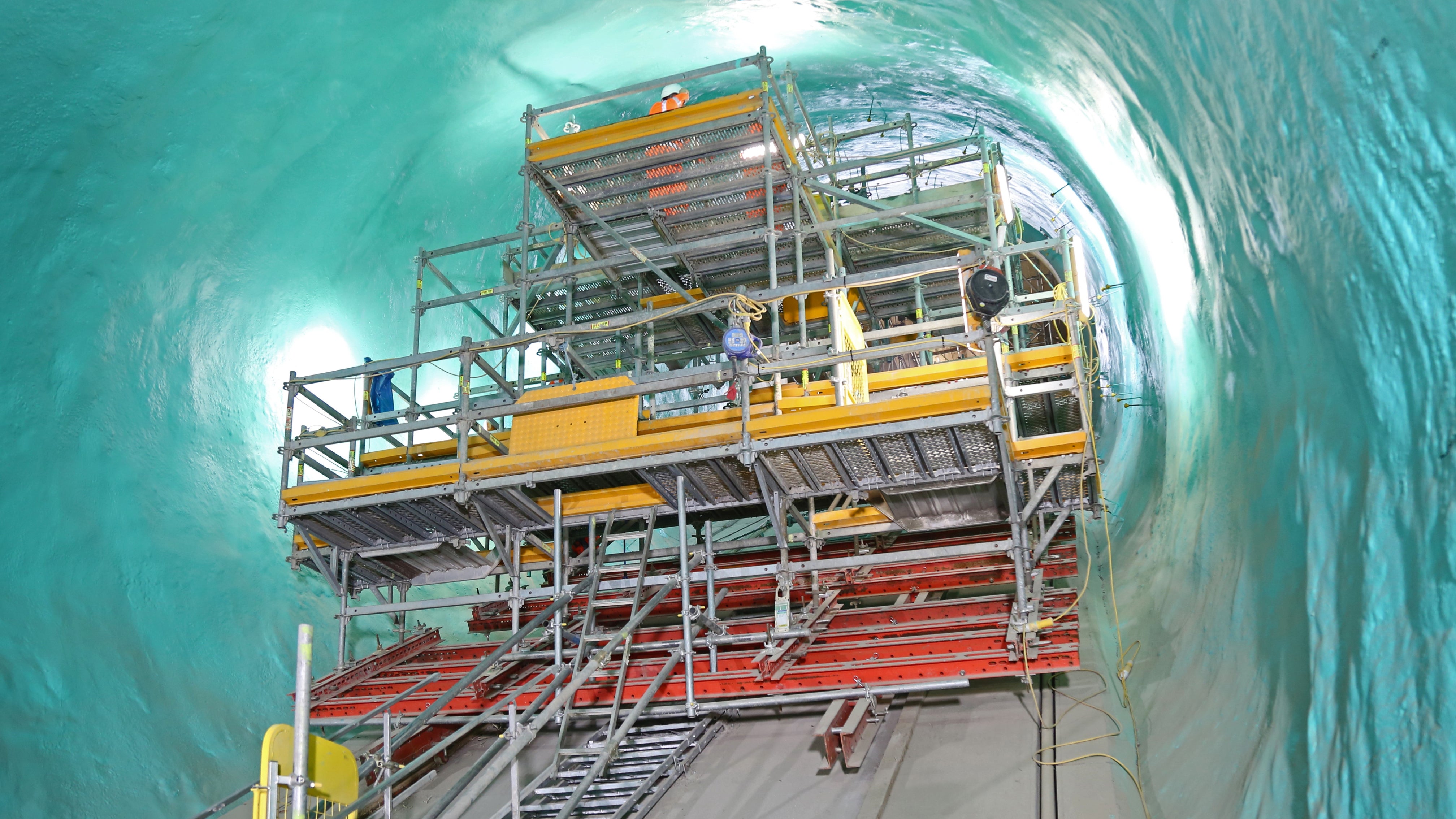 We developed the PERI UP Traveller using standard off-the-shelf components from our formwork and scaffolding range.