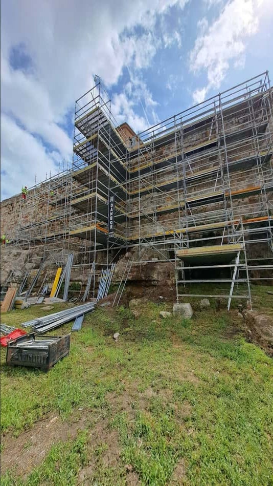 Acondicionamiento muralla de Zamora con andamios PERI UP Flex