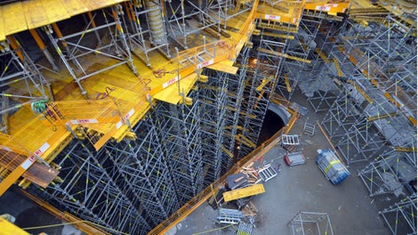 SDU - PERI UP ROSETT til understøtning for arbejdsdæk og dækforskalling i atrium. 