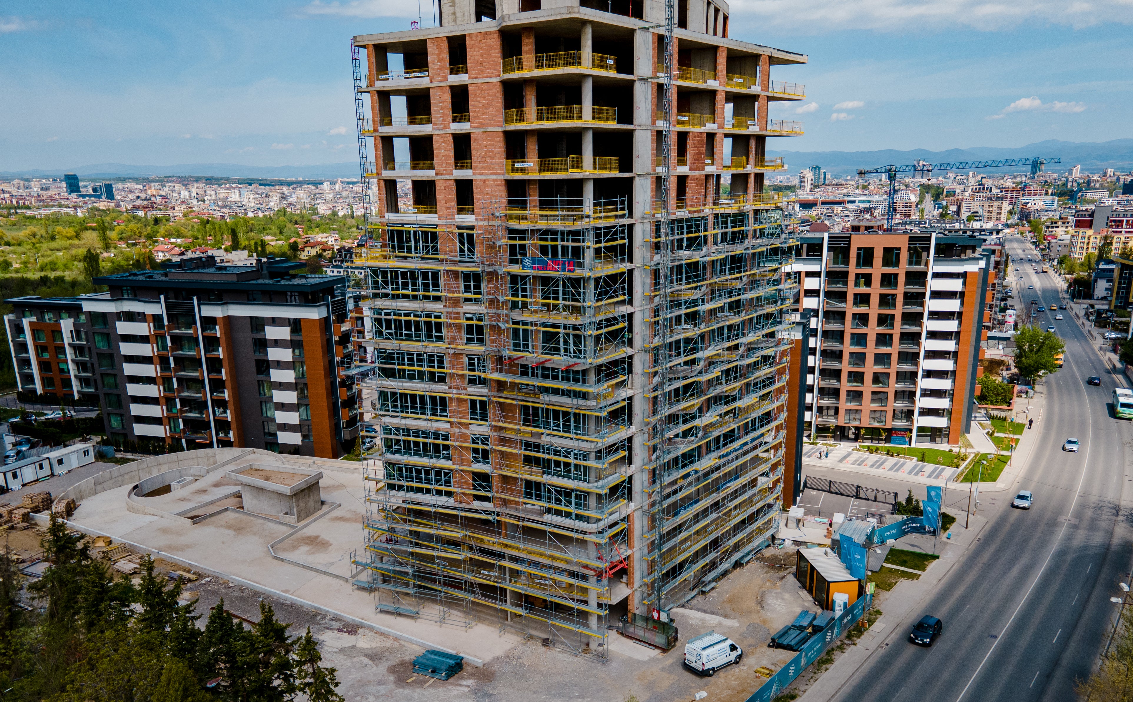 Лесно и безопасно решение при изпълнение на фасади с нестандартни форми