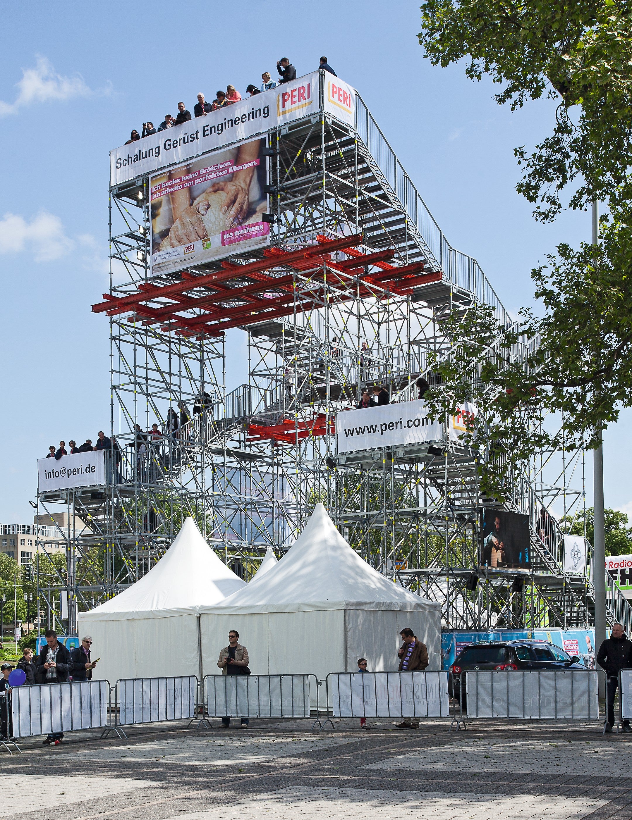 The fifth Skyscraper Festival in Frankfurt at the end of May was a complete success with around one million visitors attending the event.
