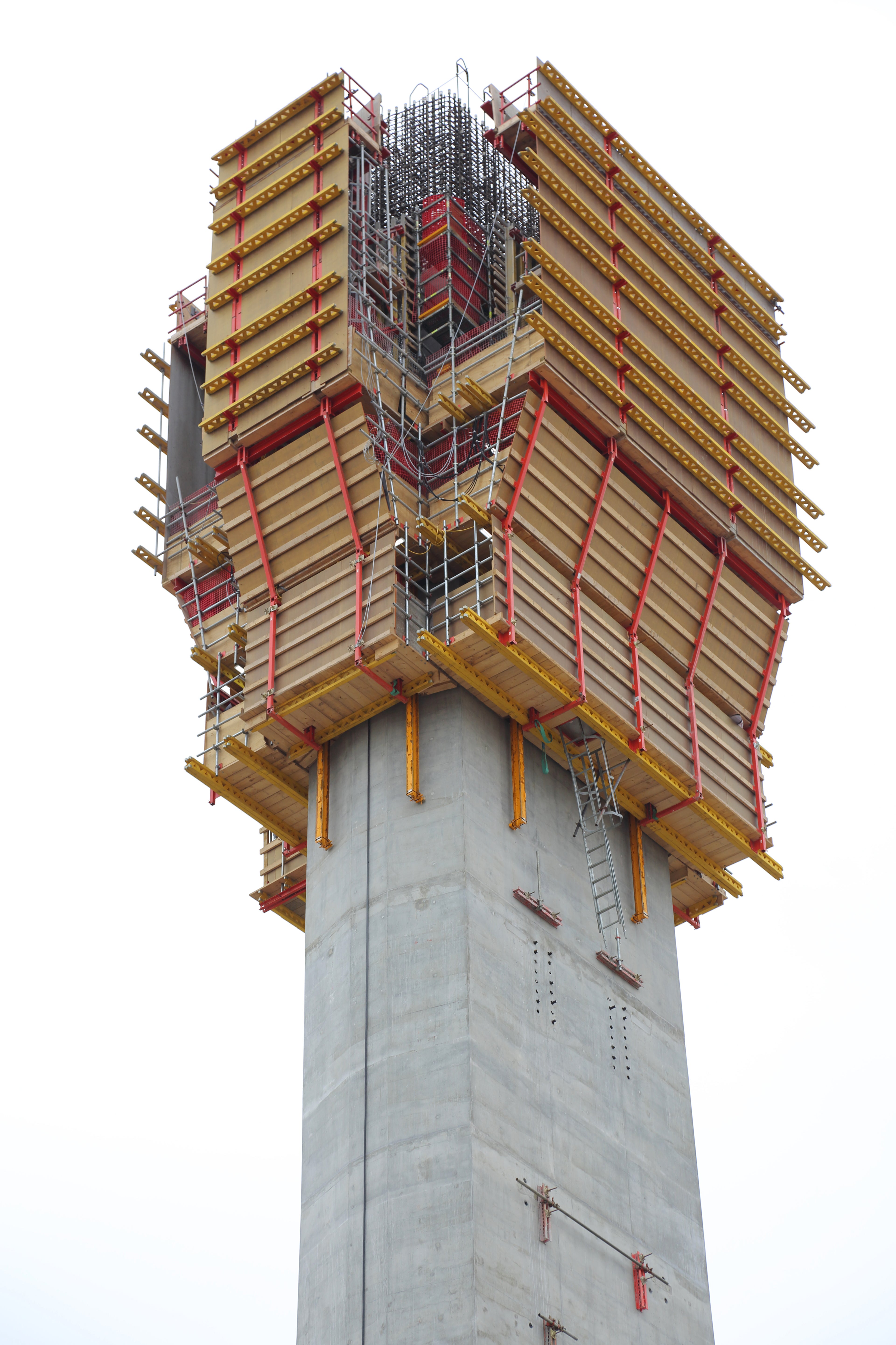 The Mersey Gateway is a cable-stayed bridge stretching over 2,000 m from Runcorn to Widnes