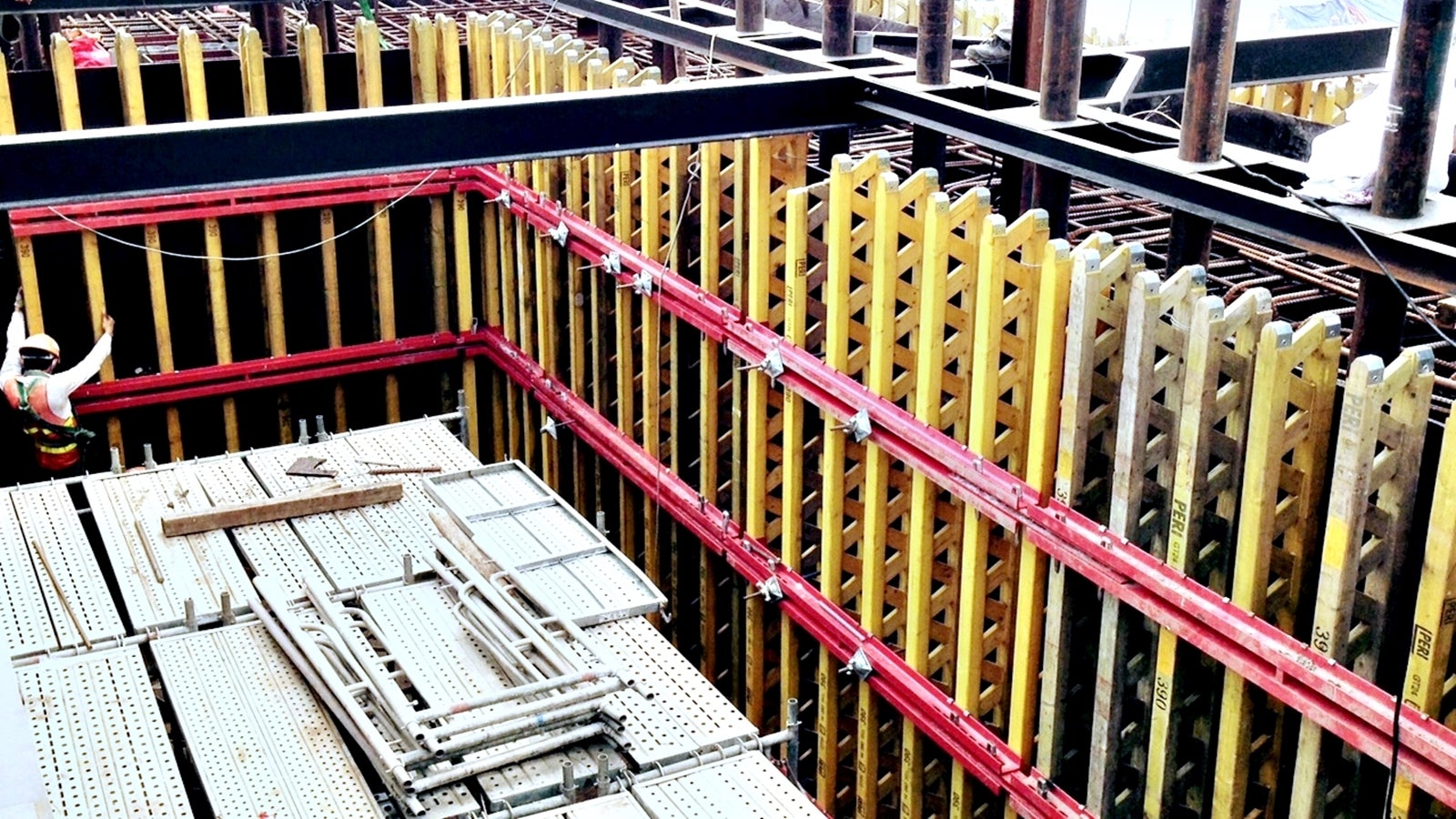 VARIO GT 24 is flexibly used for any construction types, for columns or corner-walls