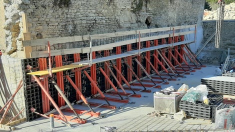 DUO est constitué de Polytech ; ce matériau résiste durablement à l'humidité, il est particulièrement léger et hautement flexible en termes de conception de produit.