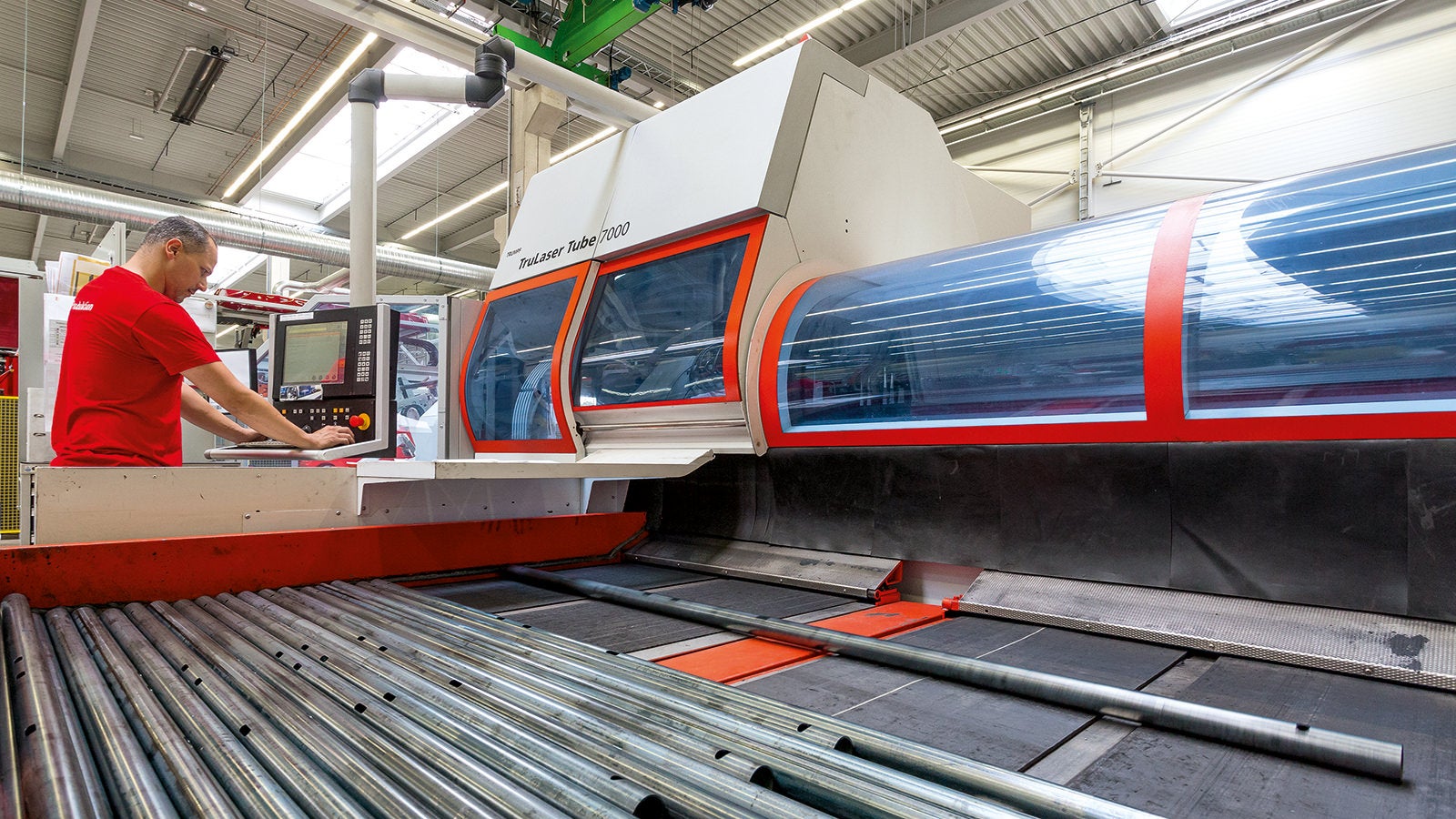 After the completion of the second expansion phase, around 210 additional specialist workers will be employed in the scaffolding production in Günzburg.