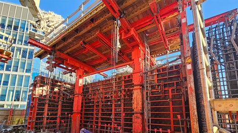 Systemy PERI na budowie biurowca SKYLINER II w Warszawie.
