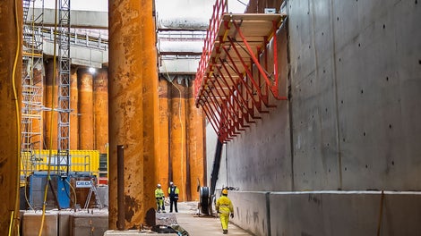 SCS konsoolid toetasid seinaraketist väljaspool tunnelit. (Foto: PERI GmbH)<br/>