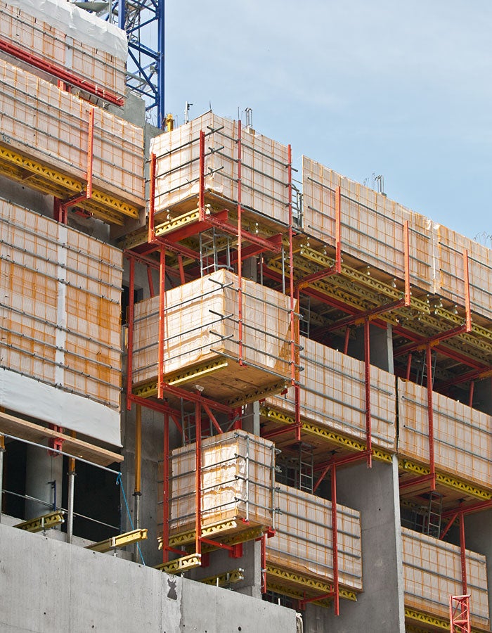 The PERI solution also includes a landing platform that provides fast and safe transport of materials up to the next storeys.