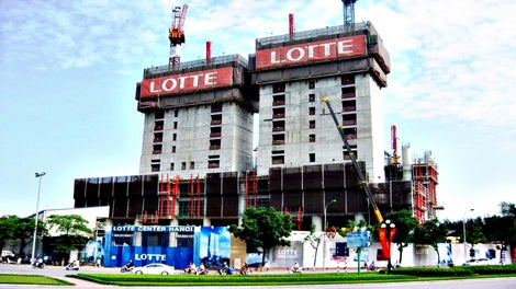 For the very wide range of requirements, PERI provided the most cost-effective solution with the RCS and ACS self-climbing formwork.