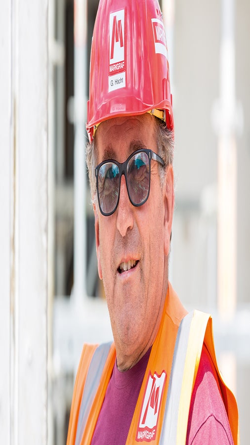 Ich bin begeistert, alles läuft nach Fahrplan. Und dass wir die ursprünglich geplanten 10 Tage pro Turmgeschoss regelmäßig um 2 Tage unterbieten können, fasziniert mich.