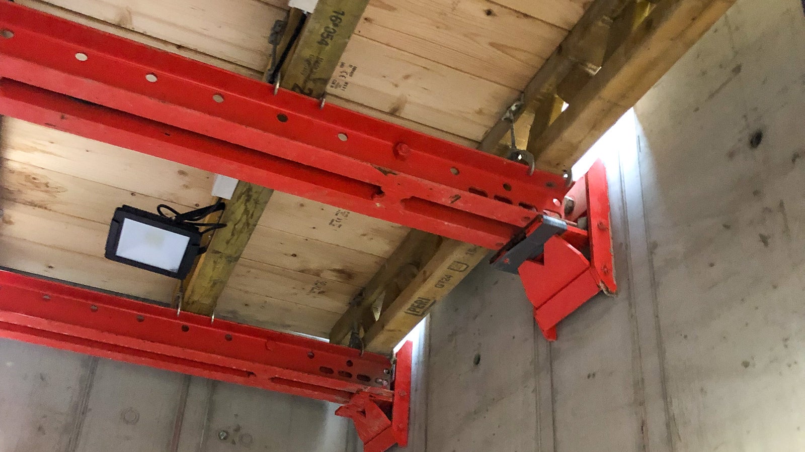 Nedhængt BR platform