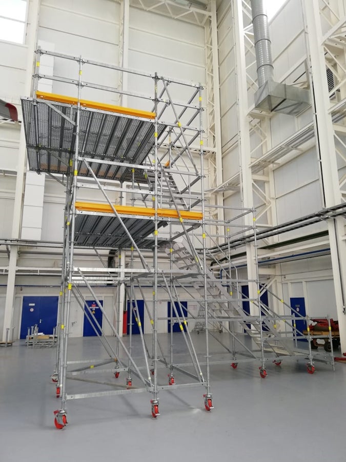 Леса для ведения ремонтных работ воздушных судов