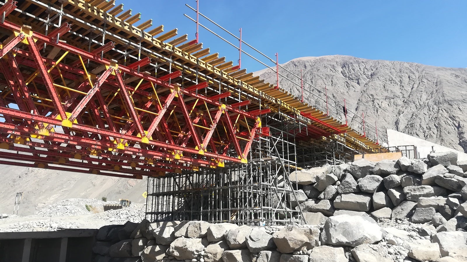 Los sistemas PERI atienden los más altos requerimientos de ingeniería. 