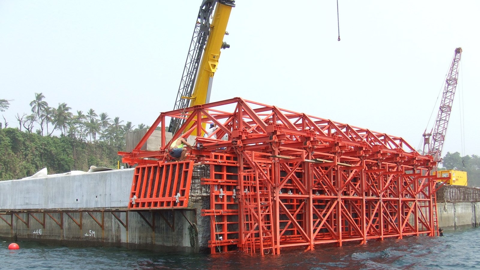 Execução da primeira betonagem