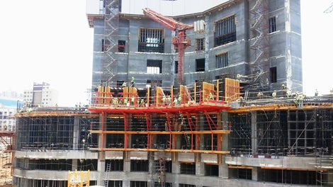 Rail climbing system with VARIO GT24 wall formwork