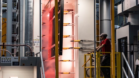 The powder coating system meets the latest standards and ensures a high-quality surface coating.