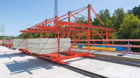 Obenlaufender Gesimskappenwagen