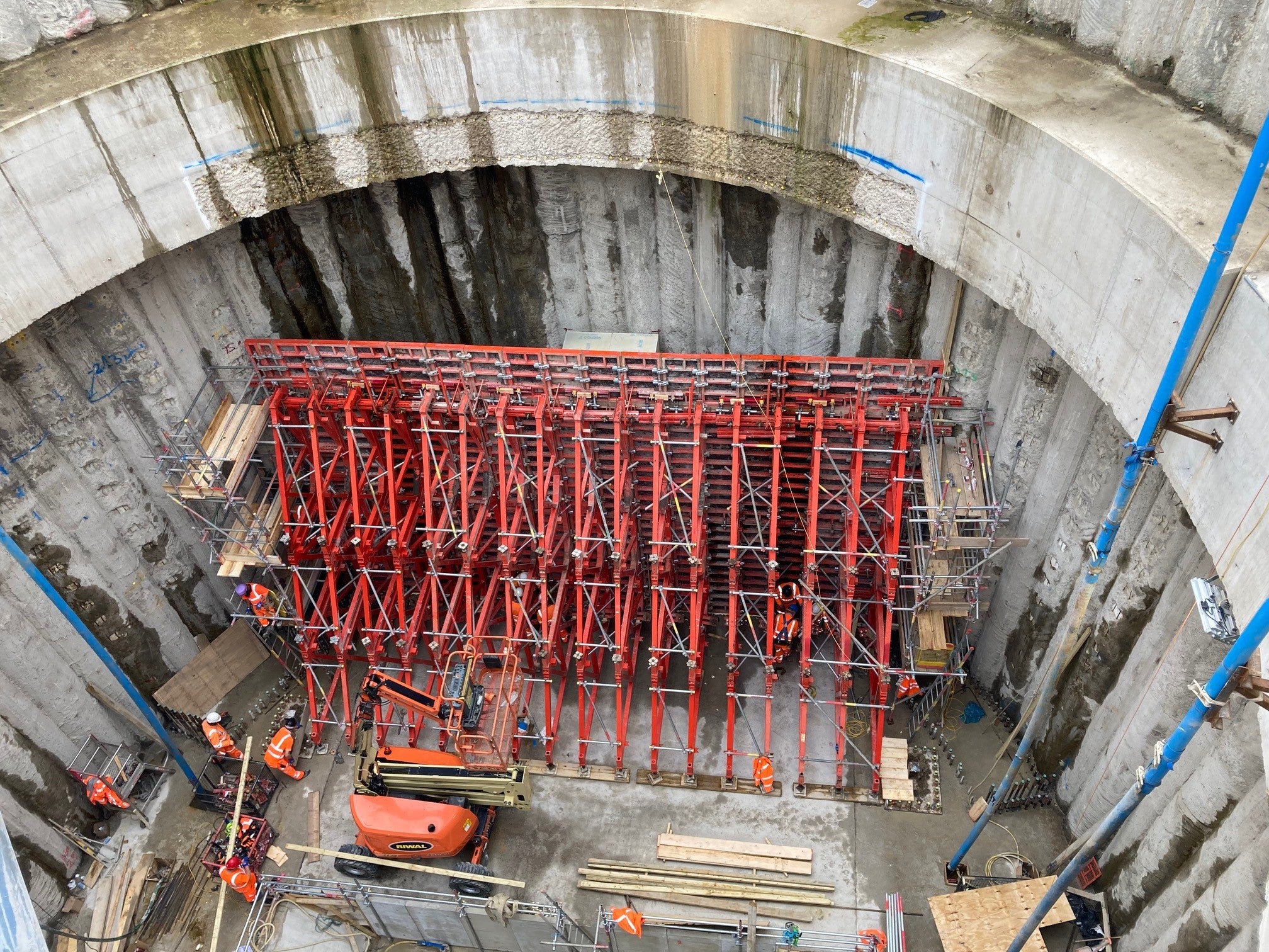 Shaft to tunnel connections