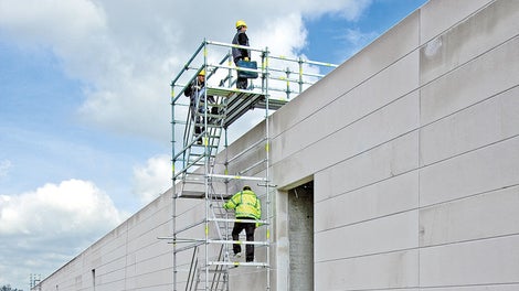 Different types of access can be implemented with PERI UP during shell construction. With staircases in the same or the alternating direction, finely adapted floors in grid dimensions of 25 cm to 75 cm for the step widths, stair towers are also possible for complex geometries. 