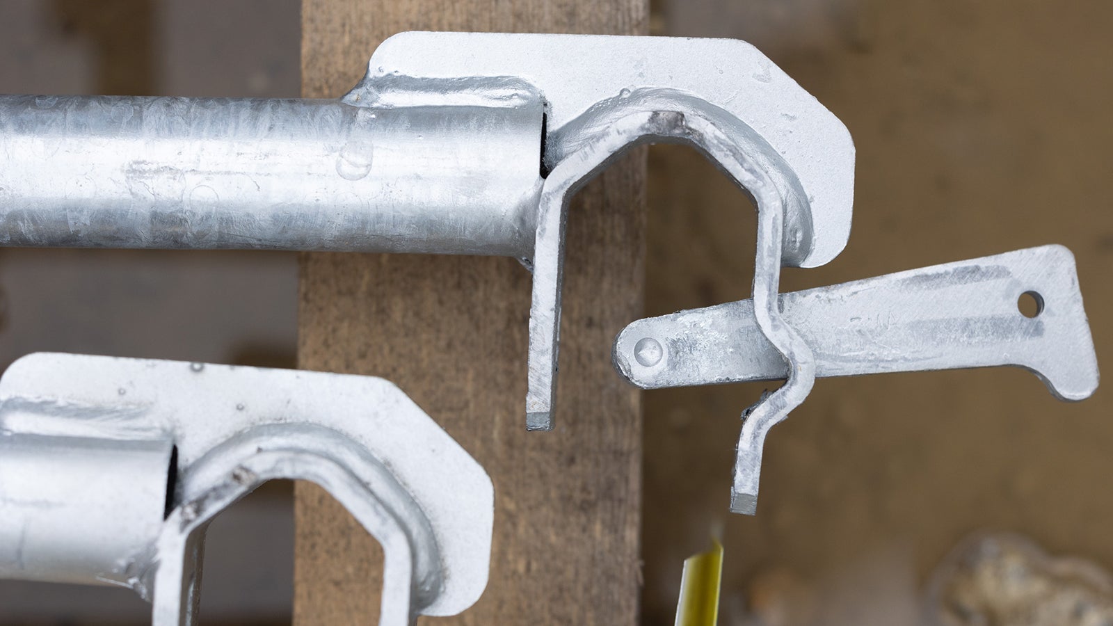 The full aluminium system with bolted steel connections for an extra long lifetime.