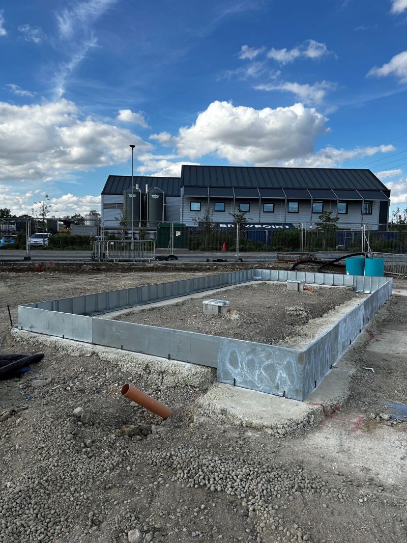 Speed Edge Formwork consists of galvanized sheet steel and is designed for the installation of floor and base slabs.
