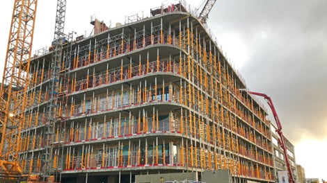 MULTIPROP-tukitornit toimivat parveketuennoissa.