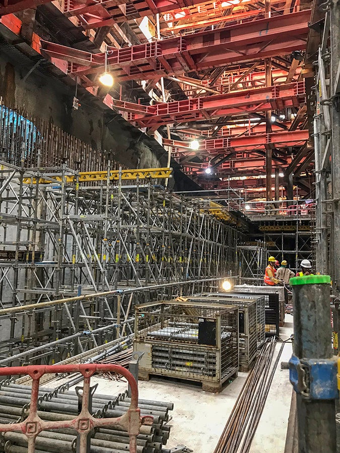 Due to space constraint, PERI UP Flex Shoring makes a great choice as its ledger is approx. 30% lighter compared to a round tube with same load-bearing capacity and thus allows ergonimical transport by hand.