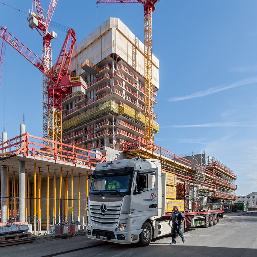 PERI supported the challenging construction project with a comprehensive range of services: from the formwork and scaffolding concept which was already taken into consideration during the tendering stage and on-site assembly support provided by an experienced supervisor through to just-in-time deliveries of system equipment.