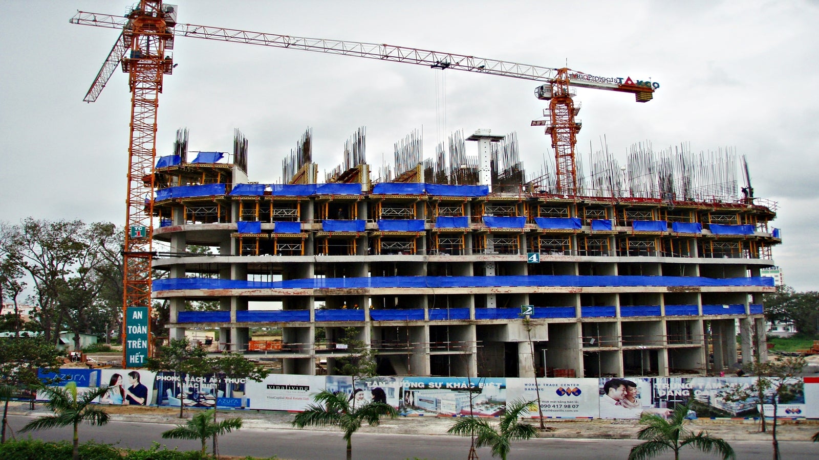 The flexibility of slab formwork was required for construction with advanced element shapes