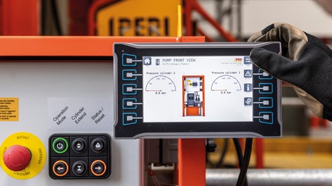 Über Lichtsignale am RCS MAX Hydraulikaggregat sowie über das Display ist eine vollständige Überwachung des Kletterprozesses möglich.