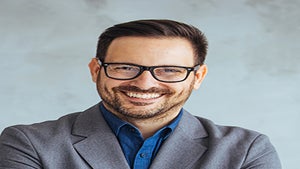 ##salesContact.expertImageAltLabel##