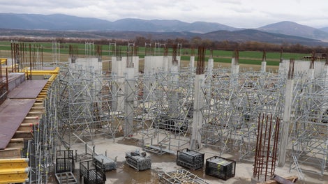 PERI UP Flex Подпорните кули са сигурна основа при големи височини