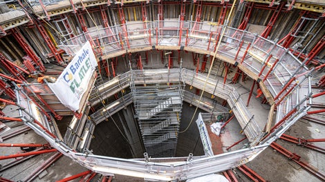 The lightweight individual steps are quickly installed: they interlock during assembly and secure automatically.