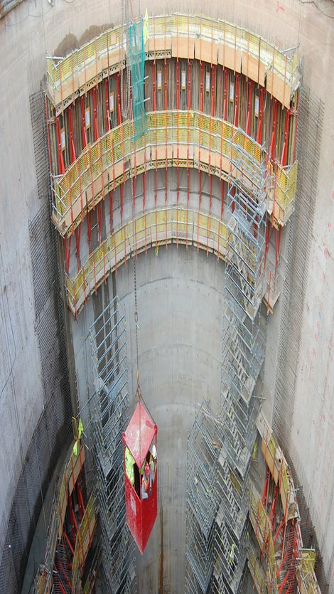 PERI’s SKS single-sided climbing system, complete with a mixture of RUNDFLEX and TRIO shutters was used to form the concrete liner. 