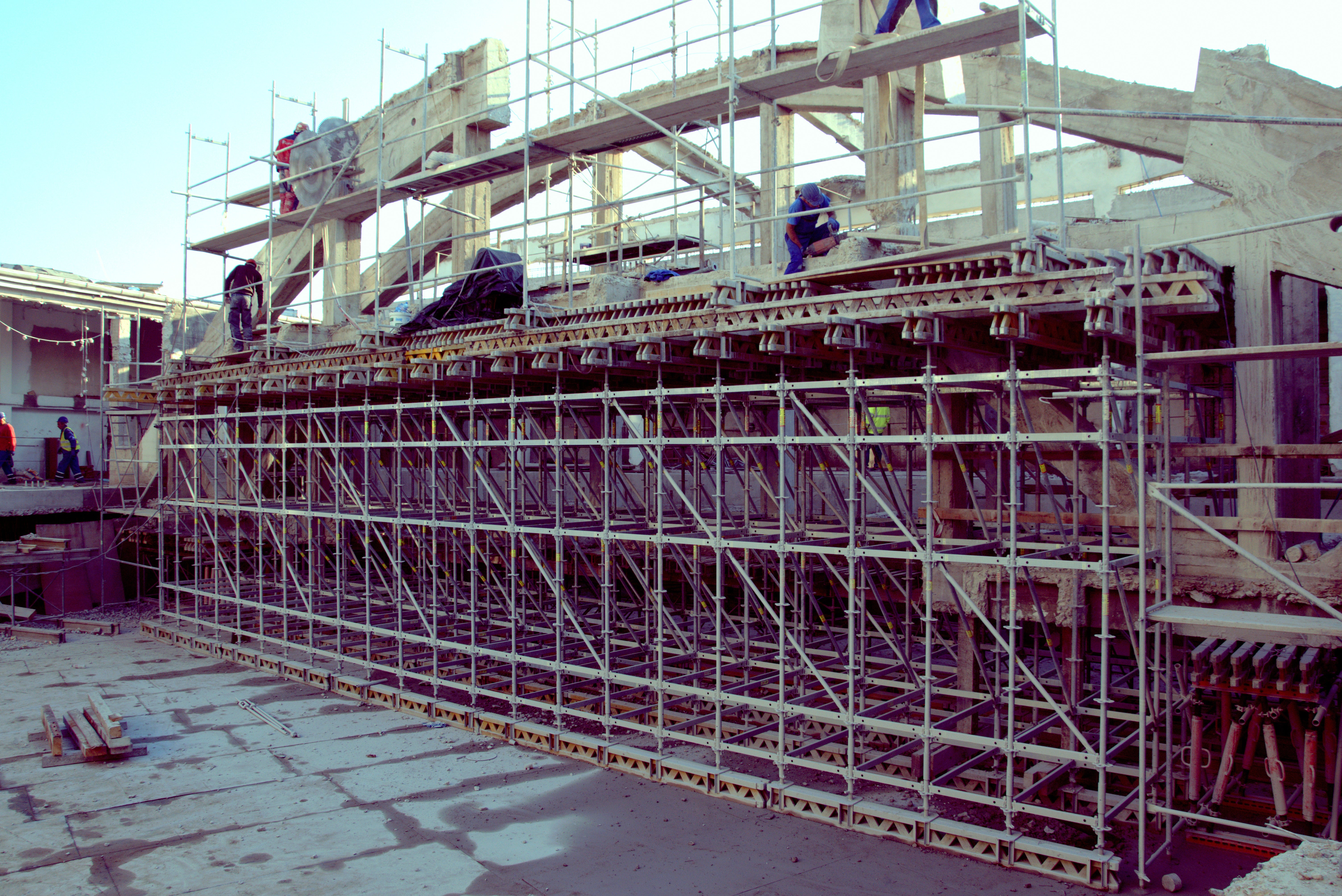 Горна скелетна конструкция от система PERI UP Flex