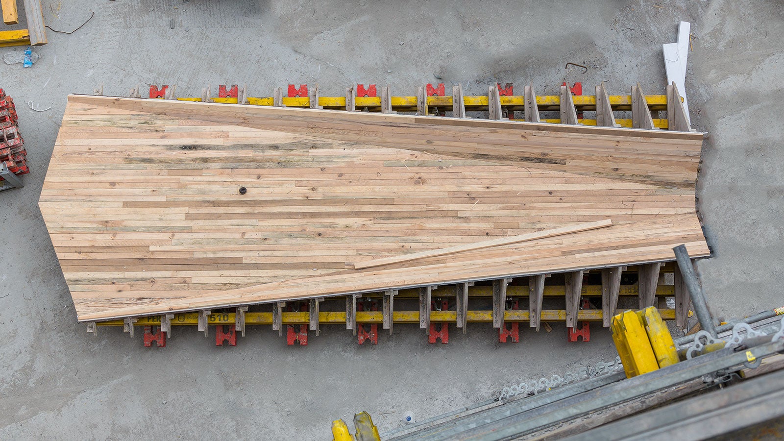 Forma specjalna do wykonania słupów kielichów .