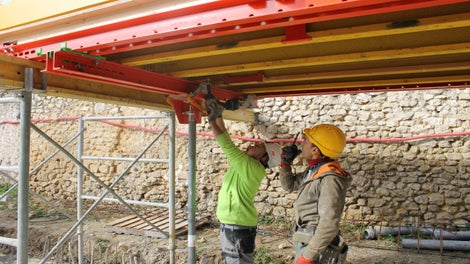 Facilitant l&#039;adaptation sur le chantier, notre système offre une déconnexion facile par brochage. De plus, sa capacité de déplacement sur roulette permet une flexibilité optimale sans nécessiter de démontage.