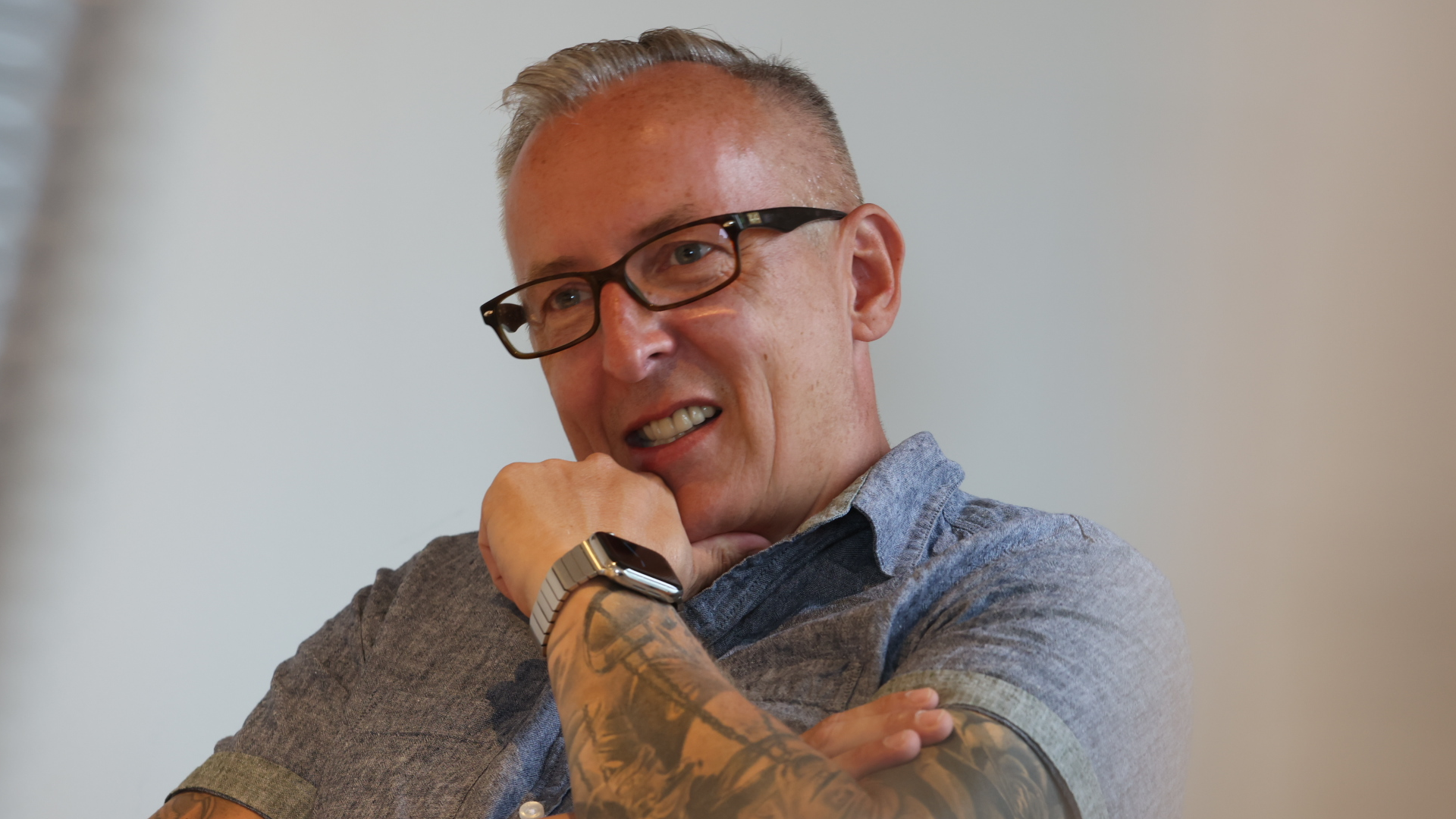 Nachdenklicher Robert Meyer beim Interview