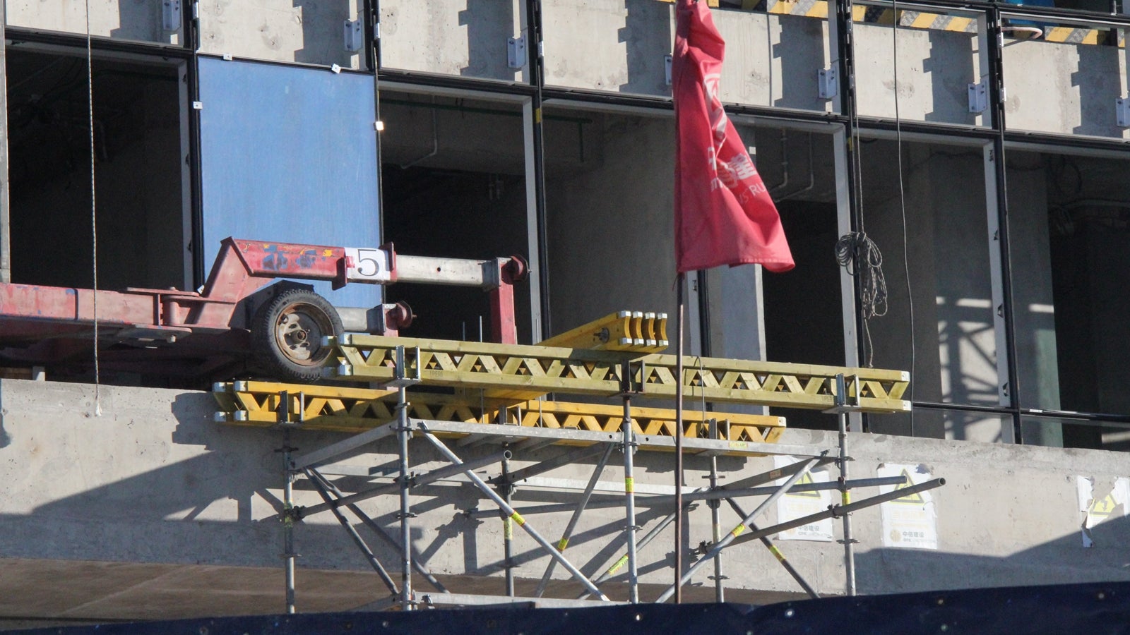 Опорные башни для ведения работ по остеклению фасадов